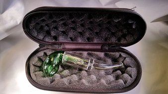 DailyDealsDirect 7&rdquo; Sandblasted Sherlock Glass Green Smoking Tobacco Percolator Hand Pipe With Black Hard Shell...