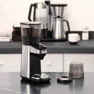 OXO On Conical Burr Coffee Grinder with Intelligent Dosing Scale N6