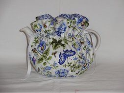 Pretty Butterflies &amp; Pansies 6 Cup Reversible Tea Pot Cozy