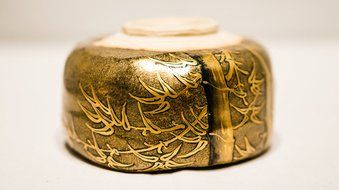 Matcha bowl chawan Kutaniyaki gilded with gold leaf Artist Artwork Hasegawa Suikou N5