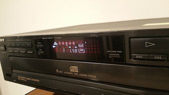 Sony 5 Disc Compact Disc Cd Player Changer Cdp-c211 N6