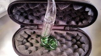 DailyDealsDirect 7&rdquo; Sandblasted Sherlock Glass Green Smoking Tobacco Percolator Hand Pipe With Black Hard Shell... N2