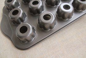 Tosnail 12 Cavity Flower-shaped Mini Cheesecake Pan Cupcake Pan with Removable Bottom N5