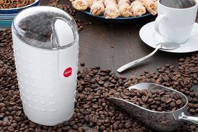 Quiseen One-Touch Electric Coffee Grinder. Grinds Coffee Beans, Spices, Nuts and Grains - Durable Stainless Steel... N6