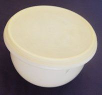 Vintage Tupperware Medium Mixing Bowl #271 N2