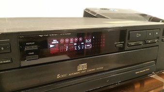 Sony 5 Disc Compact Disc Cd Player Changer Cdp-c211 N7