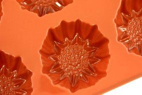 World Cuisine Non-Stick Silicone Mold, Brioche, Sunflower N3