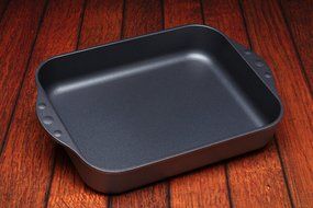 Swiss Diamond Nonstick Roasting Pan - 4.5 qt N2