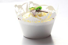 Kuke 24 pcs Jurassic Park Escaping Dinosaurs Laser Cut Cupcake Wrappers Cupcake Liners Muffin Container for Baby... N5