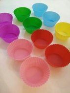 Top Chefs Silicone Baking Cups / Cupcake Liners - Set of 12 Reusable and Nonstick Cupcake Molds - 6 Vibrant Colored... N4
