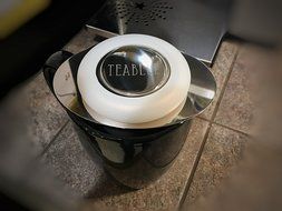 Teablee Tea Strainer 304 Stainless Steel Brew-in-Mug Loose Leaf Tea Infuser with Silicone-Lined Lid (4 inches... N3
