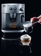 220-240 Volt/ 50-60 Hz, Delonghi ESAM4200 Fully Automatic Espresso Coffee Maker, OVERSEAS USE ONLY, WILL NOT WORK... N3