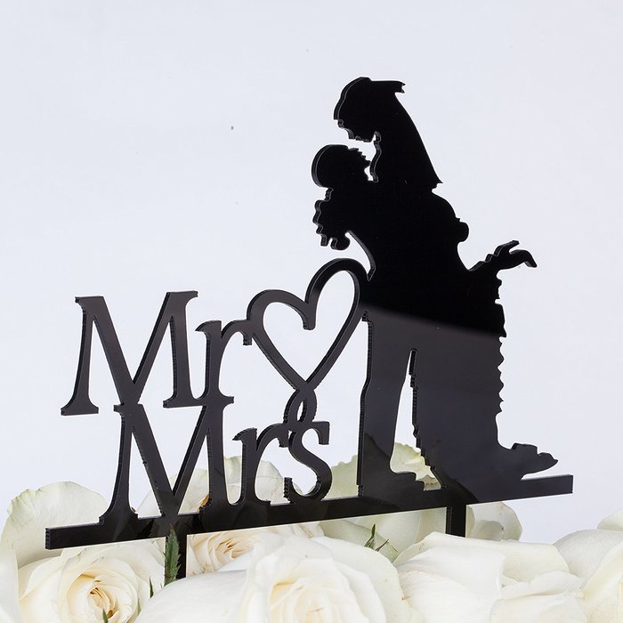 LOVENJOY with Gift Box Sparkling Mr and Mrs Monogram Bride Groom Silhouette Wedding Cake Topper (6-inch, Silver... N16