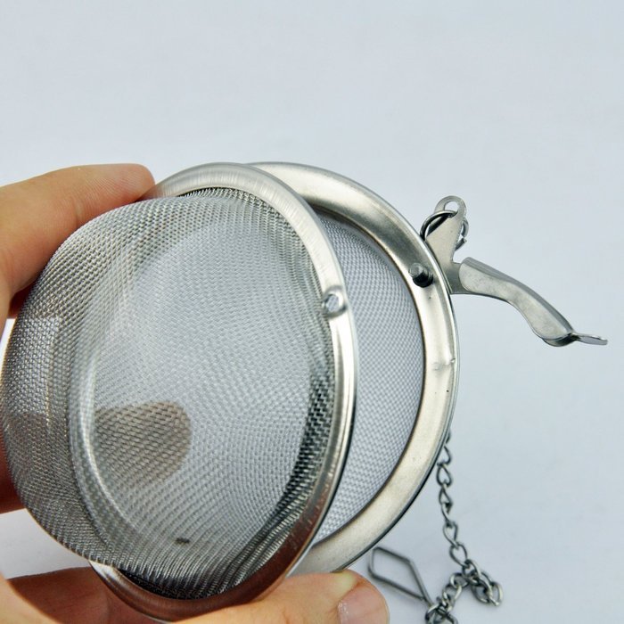 UCEC Practical Stainless Steel Spoon Sphere Spice Strainer Squeeze Filter Tea Ball Mesh Infuser (6.6cm) N3