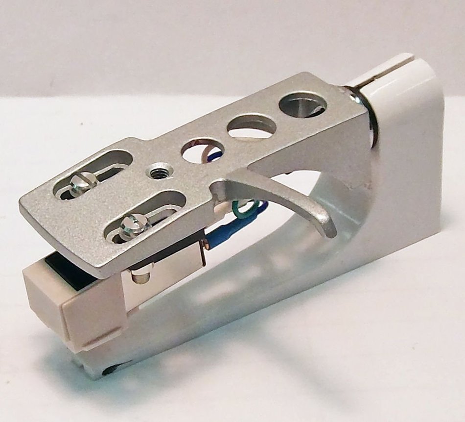 NEW SILVER DELUXE TURNTABLE HEADSHELL with NEW AT3600 CARTRIDGE & NEEDLE. N4
