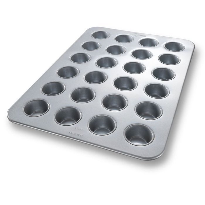 Chicago Metallic 45605 Glazed Aluminized Steel 24-Muffin / Cupcake Pan