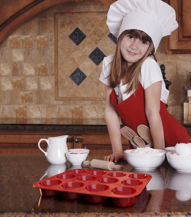 Silicone Muffin Pan and Cupcake Maker 12 Cup, Red, Plus Muffin Recipe Ebook N3