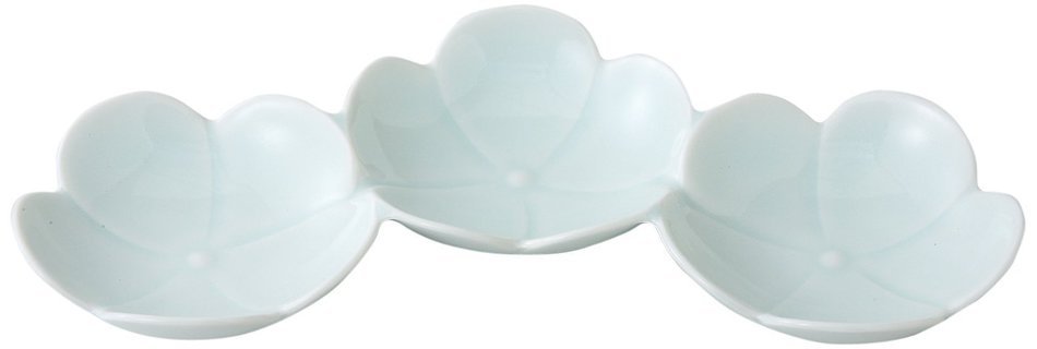 Saikai Pottery Flower shaped small plate 11578 from Japan