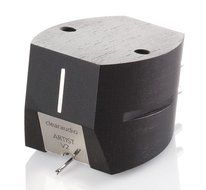 Clearaudio Artist V2 Ebony-wood High-output MM Phono Cartridge