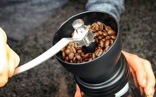 Nomi Manual Ceramic Burr Coffee Grinder Mill Hand Crank with Complimentary Lid & Brush (Black) N7