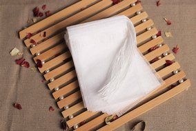 Ewandastore 100 Pack 2.2x2.4inch Disposable Drawstring Seal Filter Empty Paper Tea Bags White N2