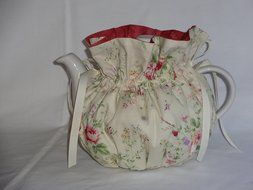 Pretty Floral 6 Cup Reversible Tea Pot Cozy