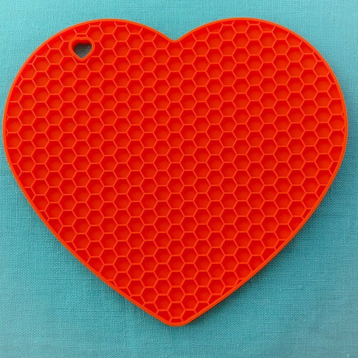 CatRat's Set of 4 Heart-Shaped Silicone Heat Resistant Pot Holders / Kitchen Table Coasters / Trivets / Small... N4