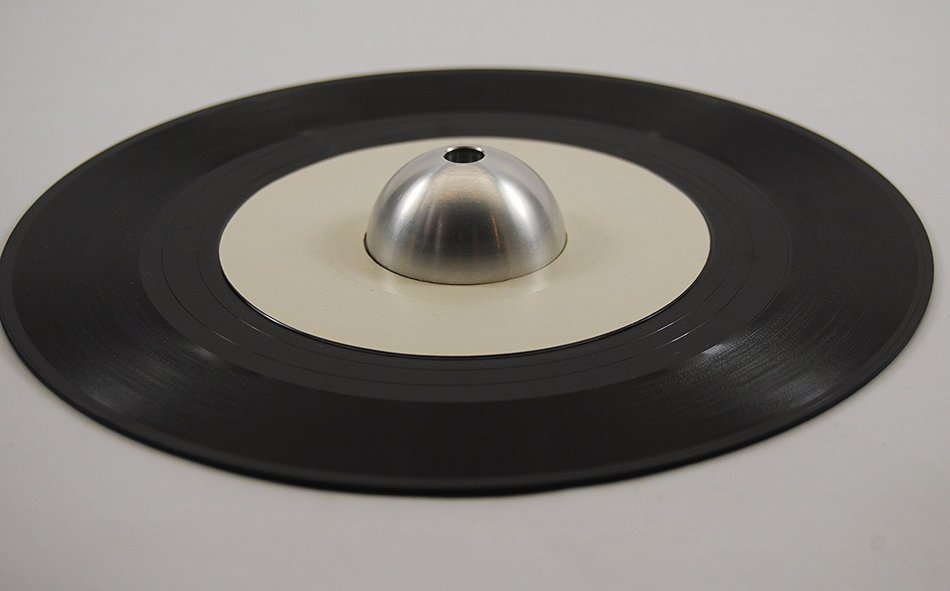 45 rpm vinyl record TURNTABLE ADAPTER --- METAL DOME --- NEW - 7" N2