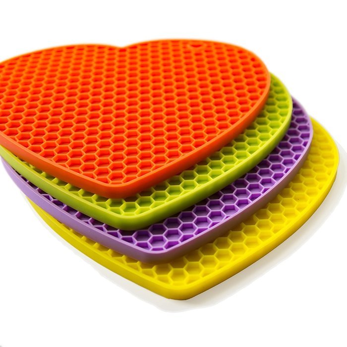 CatRat's Set of 4 Heart-Shaped Silicone Heat Resistant Pot Holders / Kitchen Table Coasters / Trivets / Small... N5