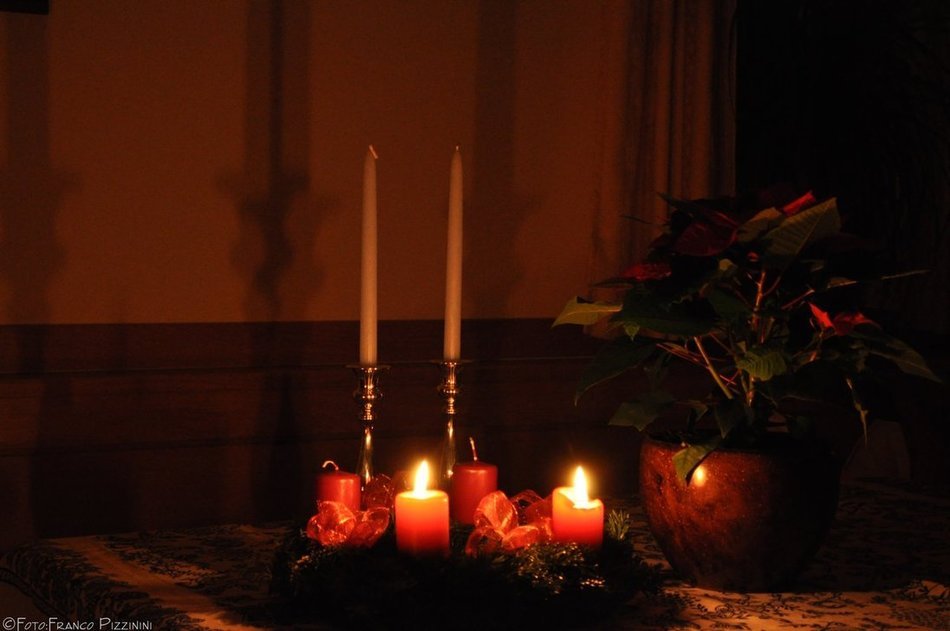 candles on the table in the dark