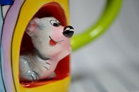 mouse hole porcelain