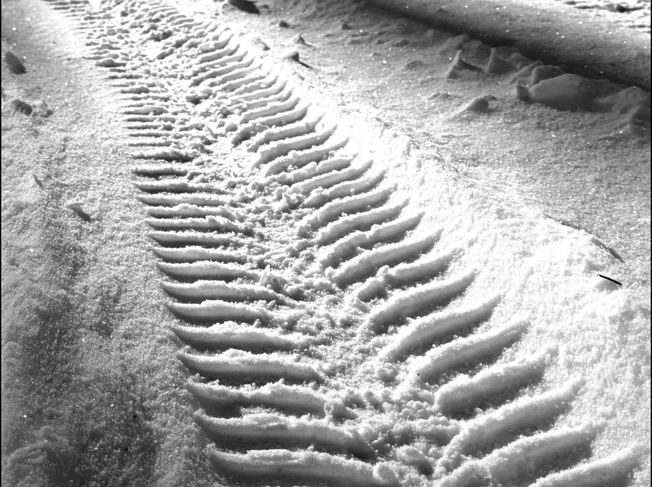 snow tracks tyres cold winter