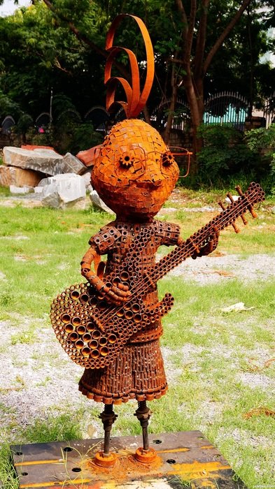 guitarist metal scrap art recycle