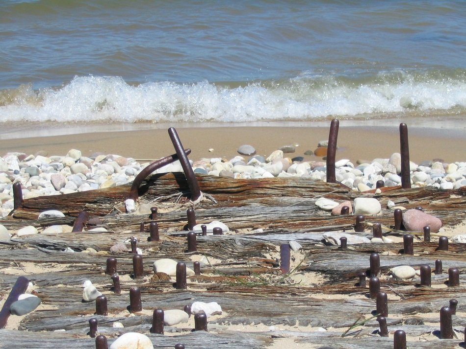 wood bindings weathered shore