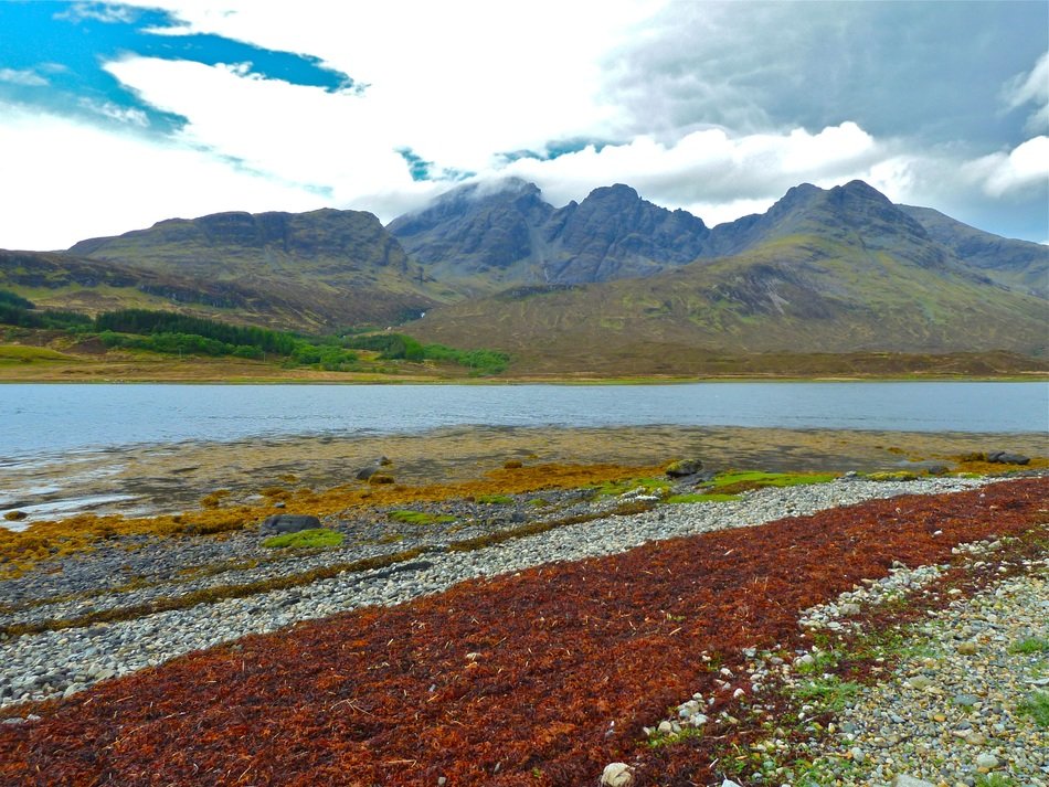 skye blue mountain background