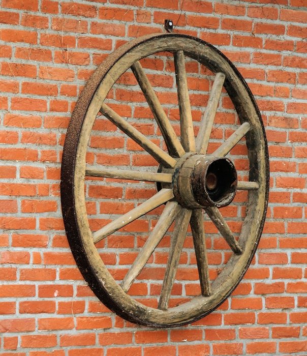 wagon wheel wall hauswand texture