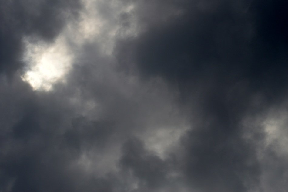 gray clouds thunderstorm