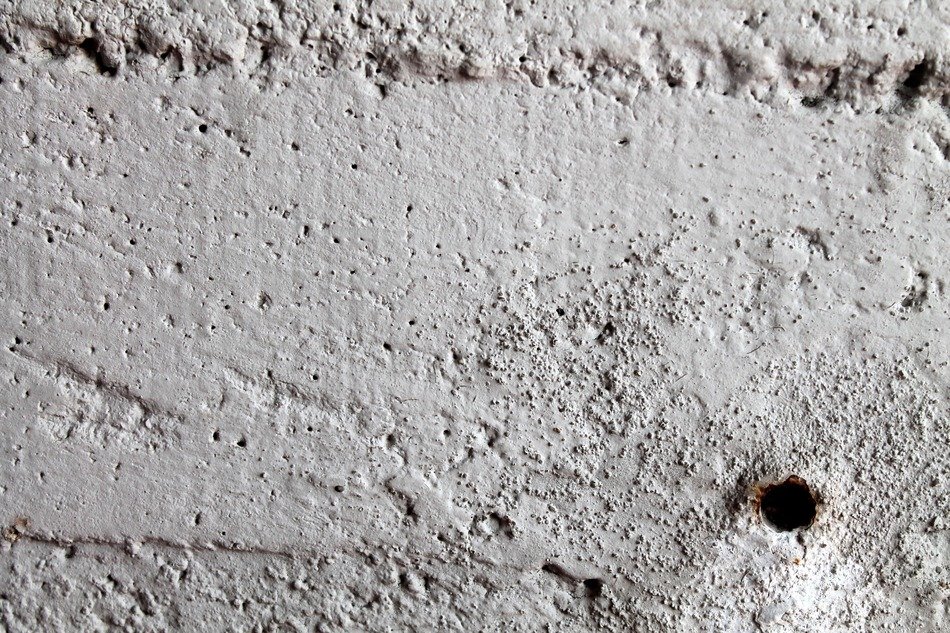 cement cretto wall foro hole
