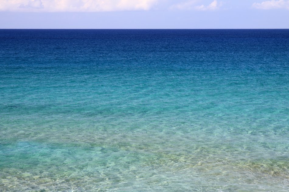 horizon aqua background blue
