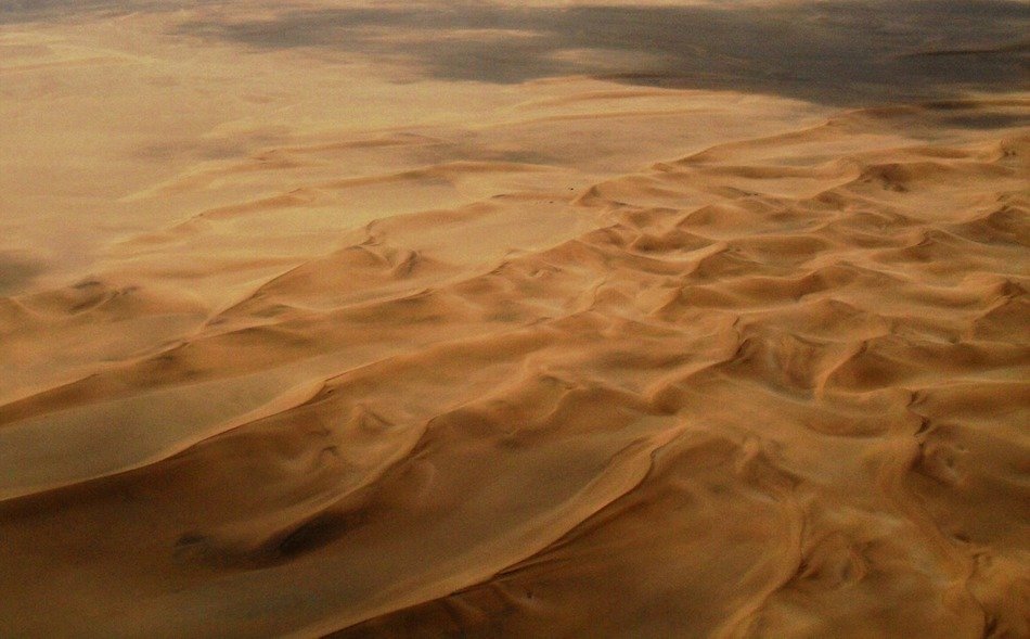 sand desert gold glow lines