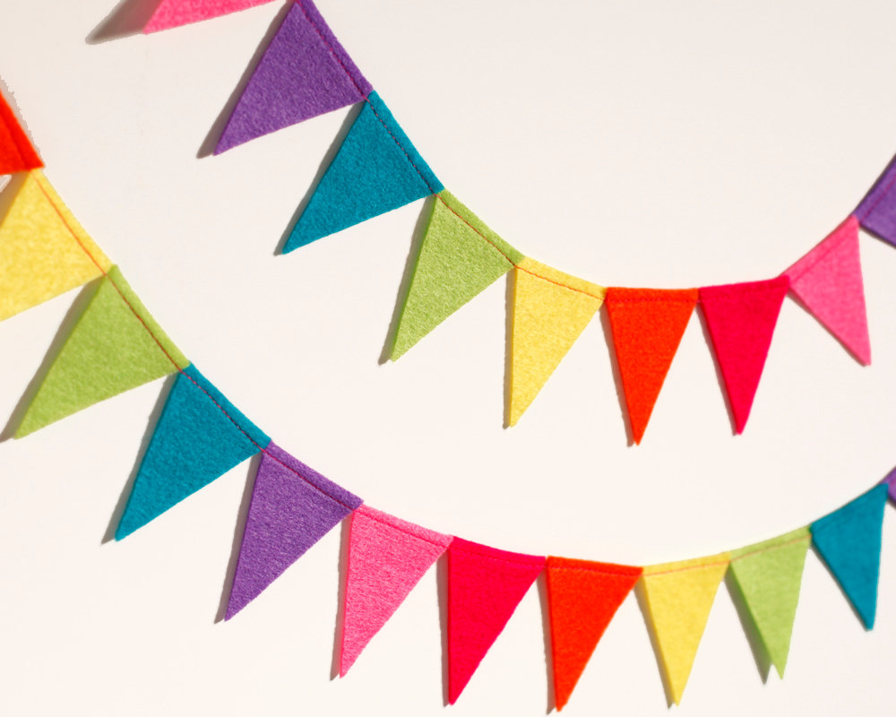 Garland of colorful triangles free image download