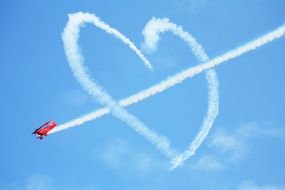 heart shape made by airplane