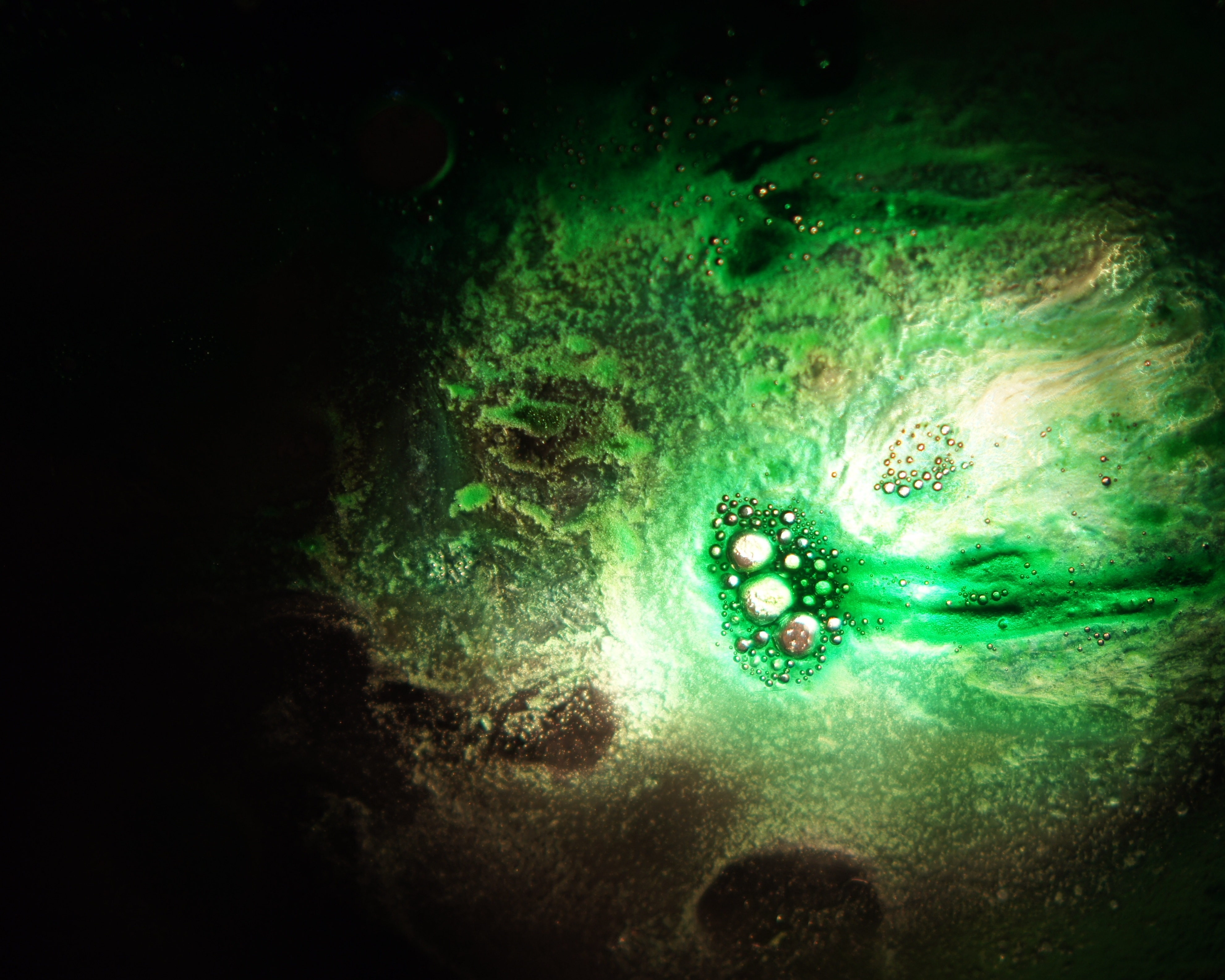 Green Dark Light Background Free Image Download