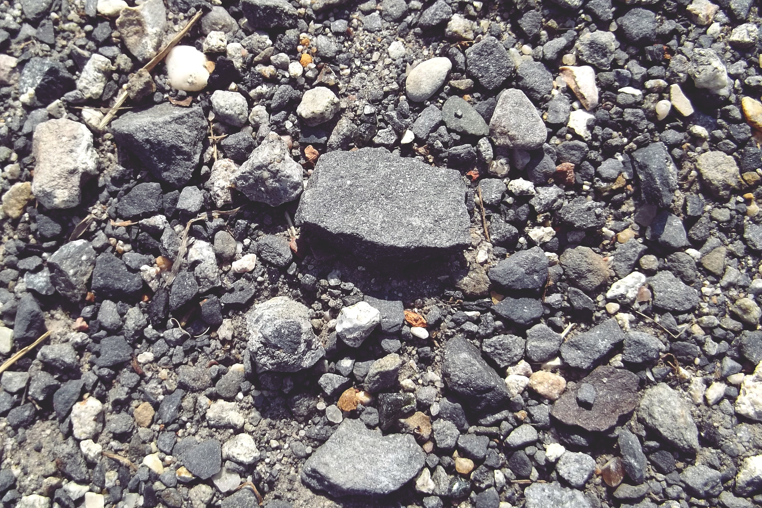 Ground stone. Камни на земле. Грунты с булыжниками камнями. Камешки на земле. Камни в почве.