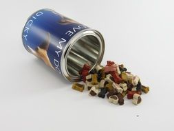 aluminum can and dog food