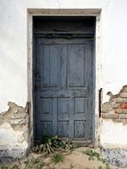 door old wooden entrance