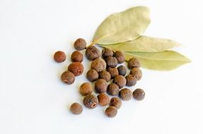 berries of allspice