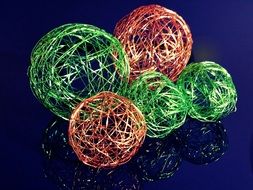 wire ball green orange