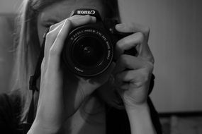 girl is taking pictures