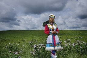 prairie meadow grass inner mongolia traditional clothing